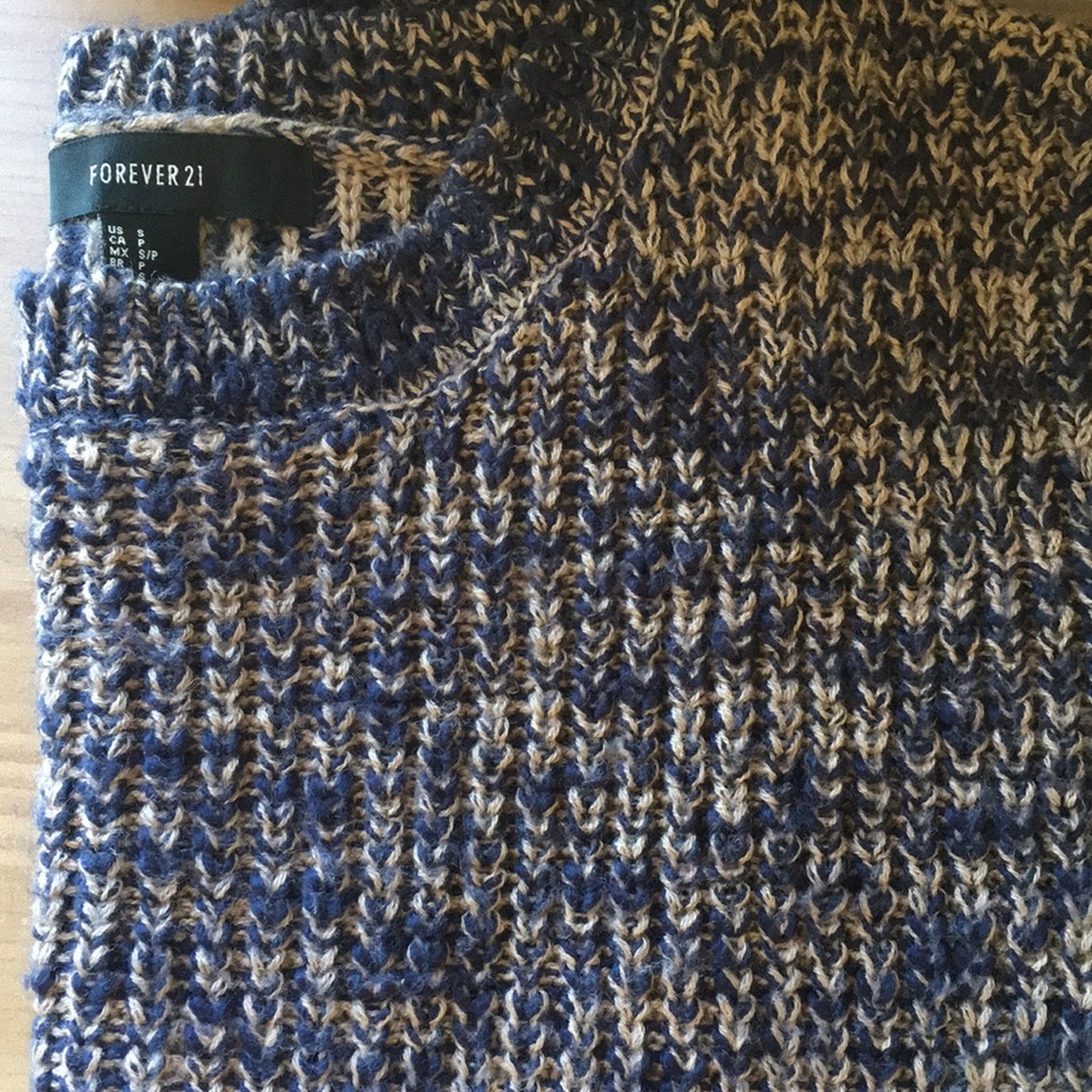 FOREVER 21 - dark blue and cream knitted sweater